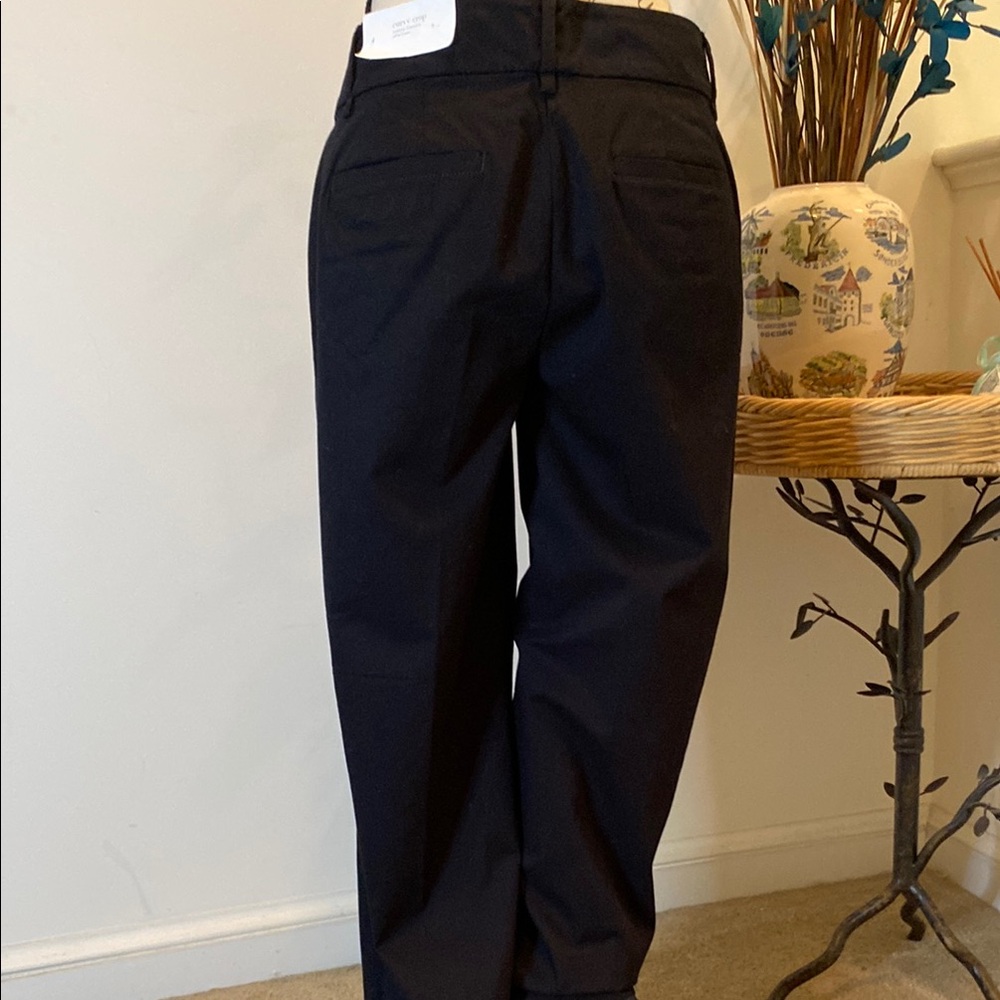 Ann Taylor LOFT Black Curvy Crop pants size 4